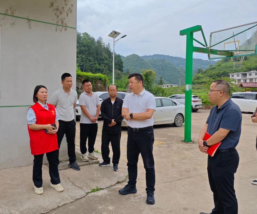县长卢天成到宣威镇调研并开展宣讲